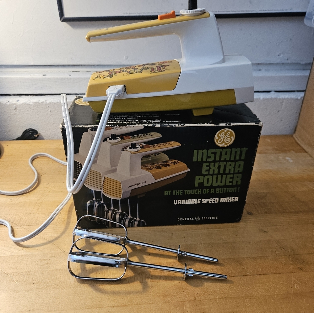 GE Variable Speed Mixer With Instant Extra Power With paddles Tested&Works